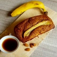 Cake banana bread.